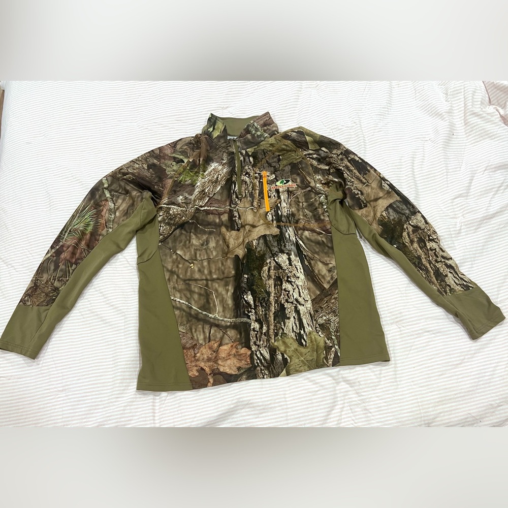 Mossy Oak Camoflauge half zip shirt with